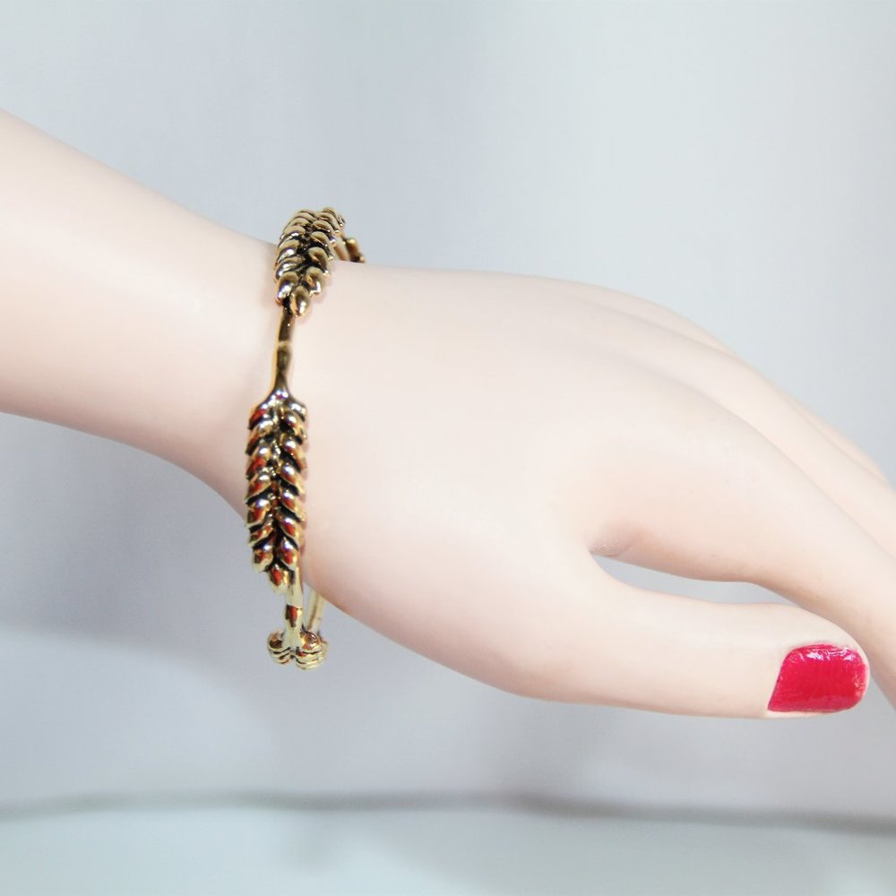 Aurelie Bidermann18k Gold RARE Wheat Halo Bangle